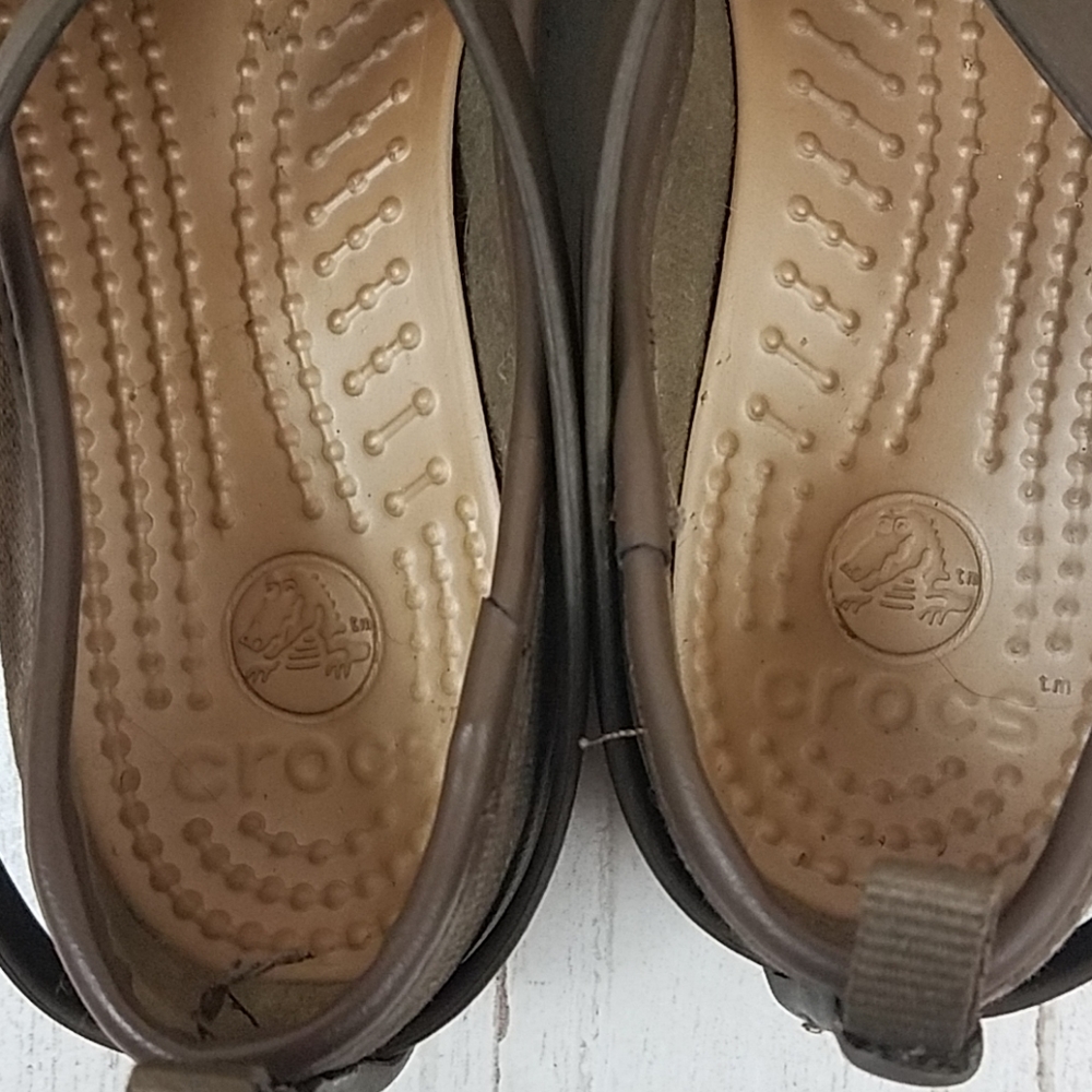 Crocs Slip on Criss Cross Mary Jane Shoe - Picture 5 of 8